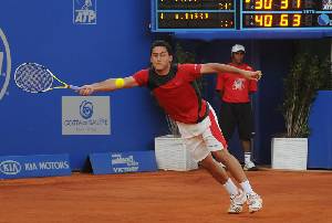 Luchando un punto en el torneo de Brasil 2008 