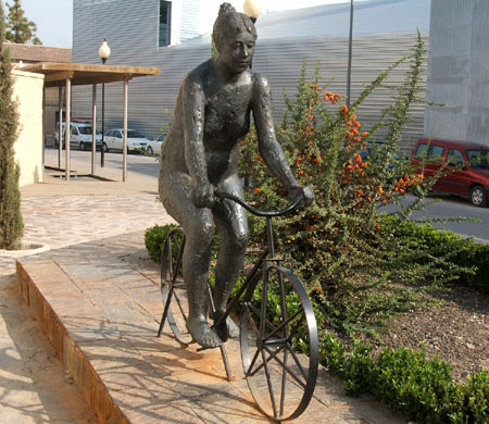 Ciclista del Museo al Aire Libre de Ceut