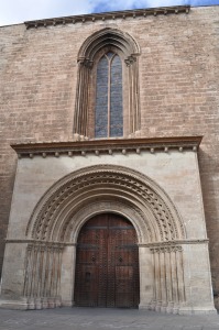 Puerta donde se junta los jueves el Tribunal de las Aguas 