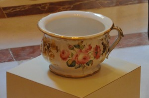 Palacio del Marqu�s de Dos Aguas-orinal o perico sin m�s explicaciones 