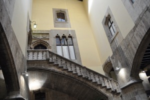 Generalitat-escalera interior 