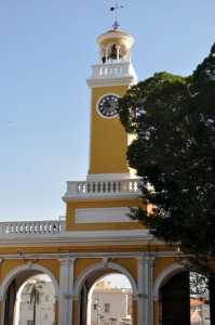 torre con reloj 4 esferas 