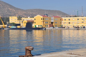 Al fondo un submarino negro 