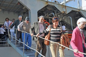 Abandonando el patrullero 