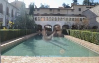 Alberca andalus� y convento al fondo [Museo de Santa Clara]