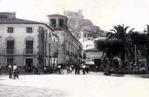 Imagen del Paseo y la Calle del Ca�o en los a�os 50.
