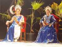 Abanderadas durante su presentaci�n - Moros y Cristianos - Feria de Septiembre de Murcia 2004