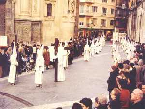 Cofrada del Cristo Yacente en el Sbado Santo