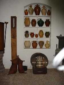 Coleccin de cermica utilizada en el campo jumillano [Jumilla-Museo Vino] 