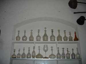 Recipientes de cristal utilizados a principios del XX [Jumilla-Museo Vino] 