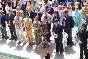 Autoridades Regionales ante el Lignum Crucis 