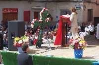 Vecina de Ulea participando de la Santa Misa 