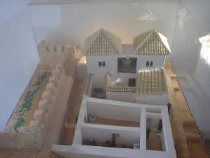 Maqueta que reconstruye el yacimiento [Calasparra_Museos_Villa Vieja] 
