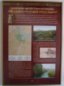 Uno de los paneles explicativos del Centro [Calasparra_Museos_Villa Vieja] 
