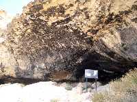Acceso a la Cueva Negra