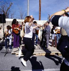  Msica y baile en las calles 