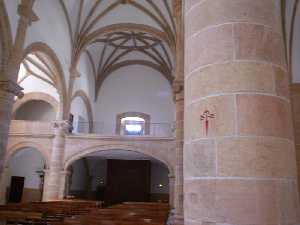 Cruz de Santiago en uno de los pilares [Cehegn_Iglesia-Museo Santa Mara Magdalena] 