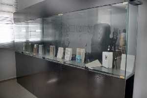Vitrina del museo [Puerto Lumbreras_Museo Grafologa] 