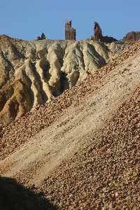 Minas estriles de plomo y alumbre