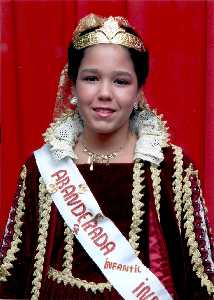Inmaculada Lorca  Gri�an abanderada infantil 2005