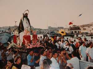 Procesin con la imagen de Santiago 