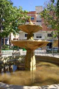 Detalle de la fuente de la Plaza