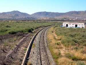 Va frrea a su paso por el Hondn