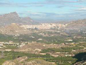 Panormica desde el Castillo y de fondo Abarn