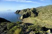Figura 13. Playa Bao de las Mujeres, recogida cala de arena fina entre costa acantilada alta