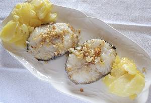 Merluza a la plancha con ajo 
